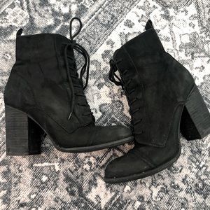 Black suede Aldo lace up bootie. Sz 9.